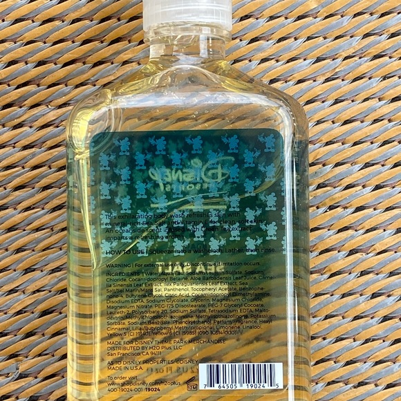 Disney Bath | Disney Resorts x H2o+ | Sea Salt Body Wash , Full size, 360mL,12oz - Picture 2 of 4